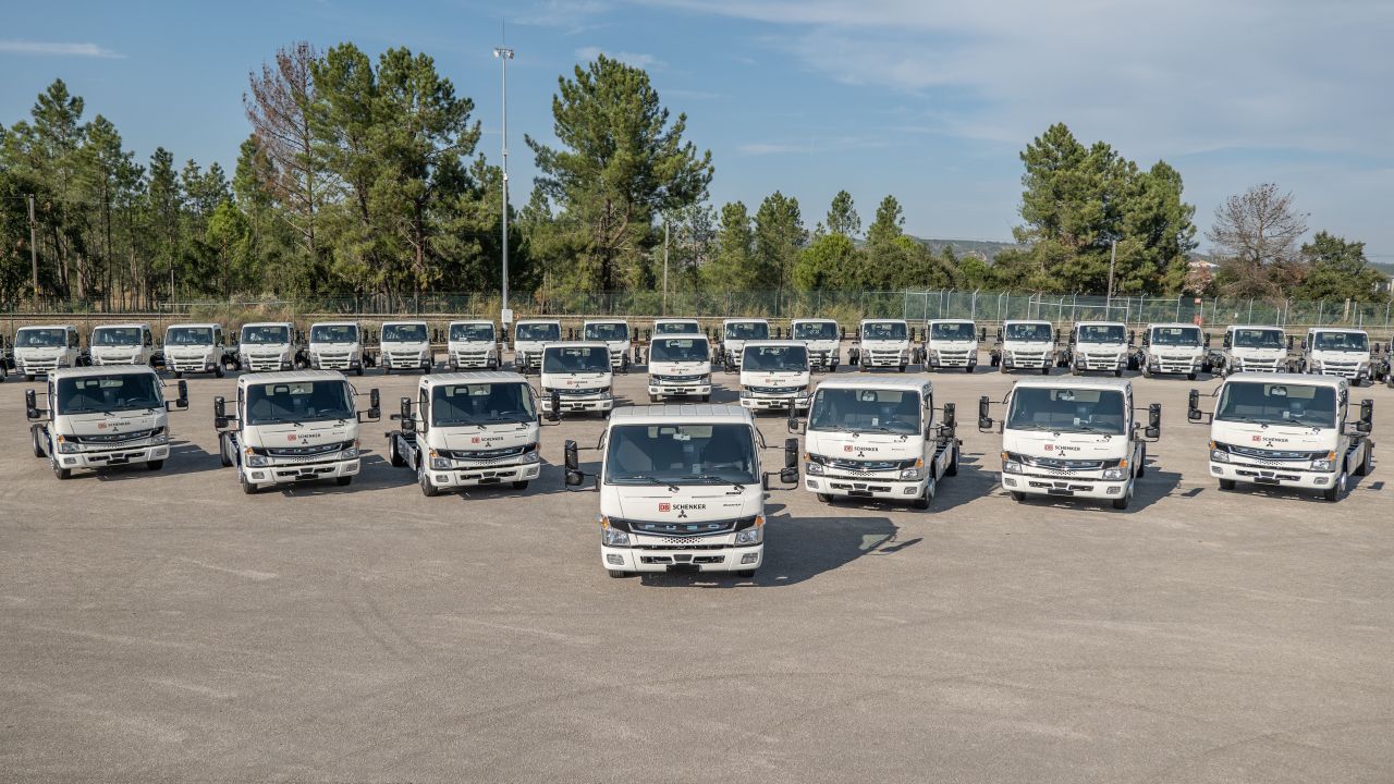 db-schenker-expands-its-electric-fleet-with-36-new-fuso-ecanter-vehicles