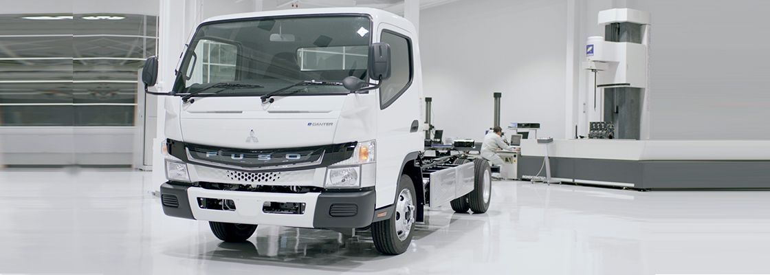 mitsubishi-fuso-inaugurates-its-new-benchmark-quality-management-facility-kawasaki