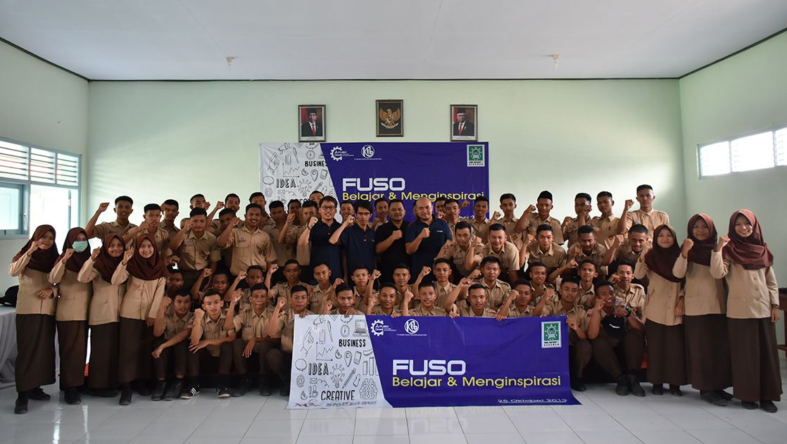 fuso-distributor-indonesia-conducting-training-sessions-14-vocational-schools